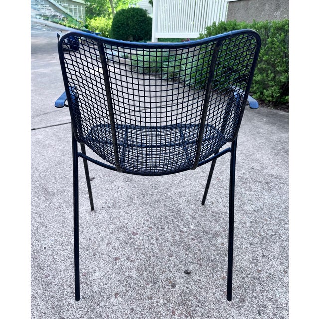 1950s Woodard Sculptura Arm Chairs, Attributed - A Pair For Sale In Saint Louis - Image 6 of 14