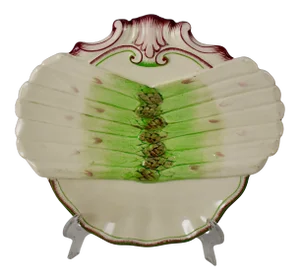French Faïence Sarreguemines Shell-Shaped Asparagus Plate