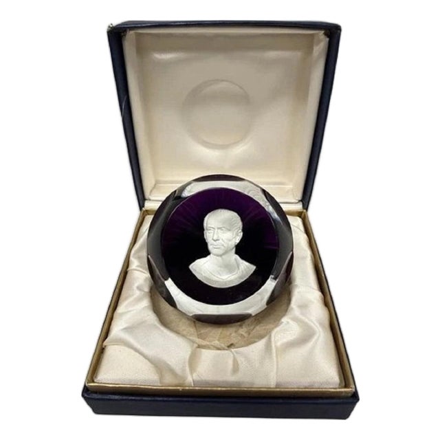 Franklin Mint 1976 Baccarat France Julius Caesar Purple Sulphide Paperweight For Sale