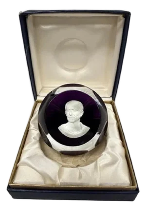Franklin Mint 1976 Baccarat France Julius Caesar Purple Sulphide Paperweight