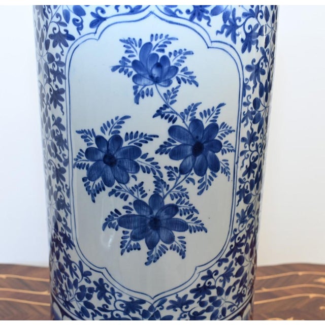 Chinese Ming Porcelain Urn or Umbrella Stand, 1930s For Sale - Image 3 of 7