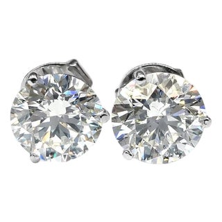 Gia Certified 18k (750) White Gold Natural Diamond Stud Earrings, A Pair For Sale