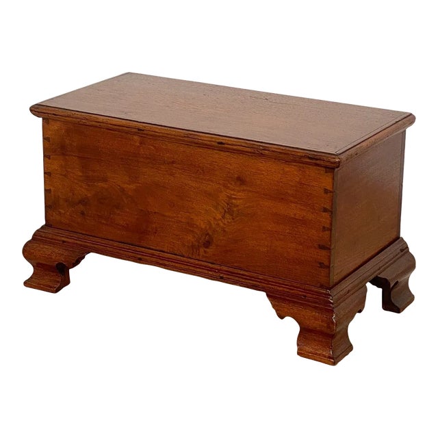Provincial Small Chippendale Chest on Bracket Feet, American, 18th or 19th Century For Sale