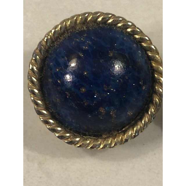 These lovely 1970s Donald Stannard Lapis Lazulli Clip on Earrings will be the perfect addition to any vintage jewelry...