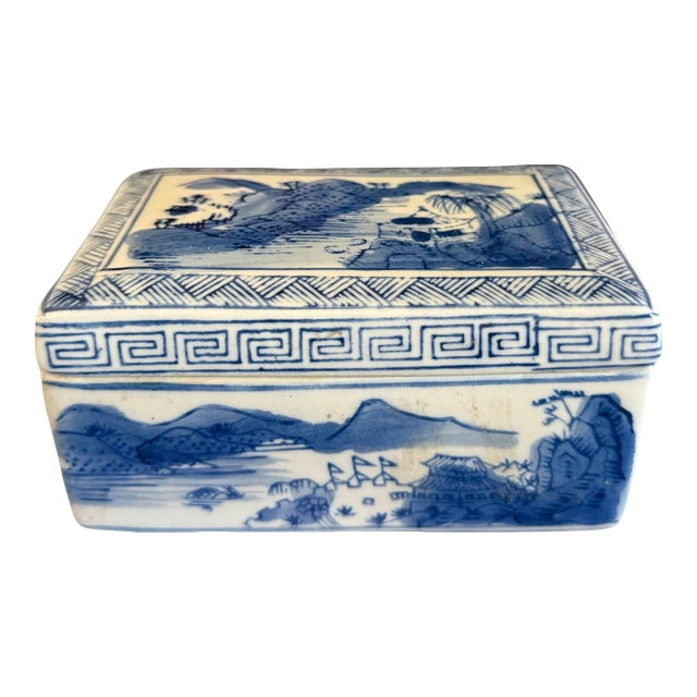 Vintage Blue and White Porcelain Trinket Box | Chinese Landscape Lidded Box For Sale