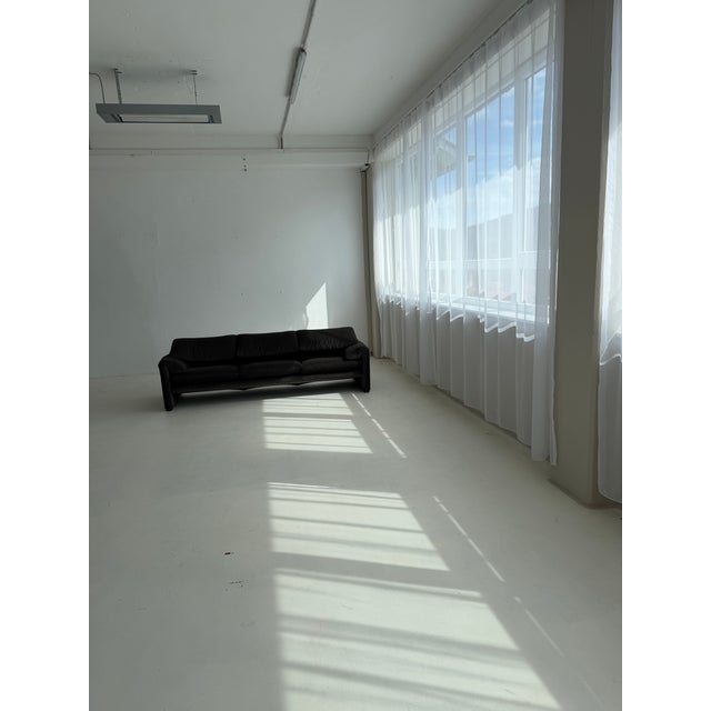 Maralunga 3-Seater Sofa by Vico Magistretti for Cassina, 1970s For Sale - Image 6 of 18