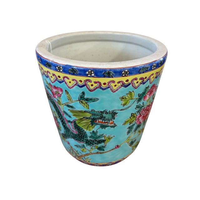Chinoiserie Vintage Circa 1920 Chinoiserie Famille Rose Style Porcelain Cachepot/Planter 8"h For Sale - Image 3 of 12