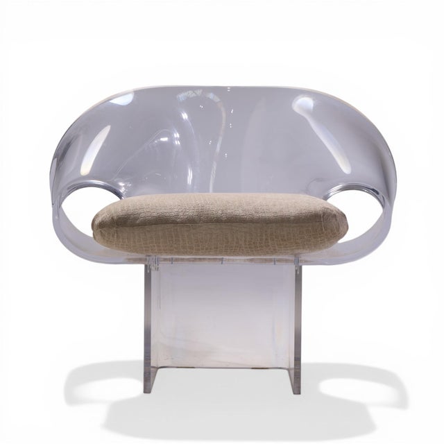 Robert Van Horn Mid Century Lucite Ribbon Chair This chair measures: 39 wide x 25 deep x 31.5 high, with a seat height of...