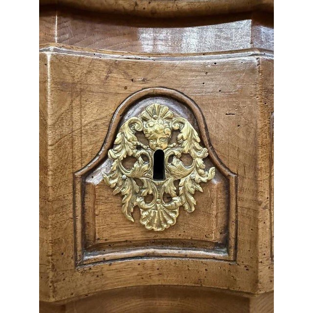 Hollywood Regency Louis XV Chest of Drawers in Walnut with Carved Shell Handles For Sale - Image 3 of 9