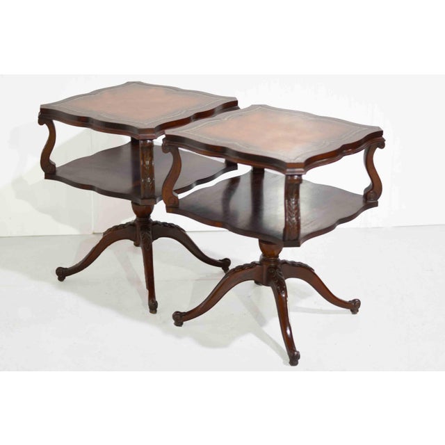 Traditional 1950s Georgian Revival Leather Mahogany Occasional Tripod Tables by Venice Furniture Novelty Manufacturing Co.Chicago For Sale - Image 3 of 13