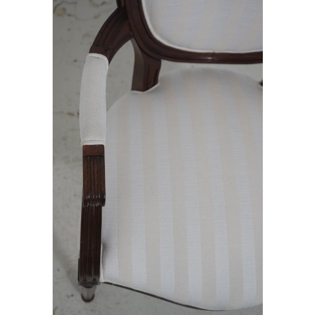 Set of 8 Stickley Oval Back Louis XV Mahogany Dining Chairs For Sale In Philadelphia - Image 6 of 18