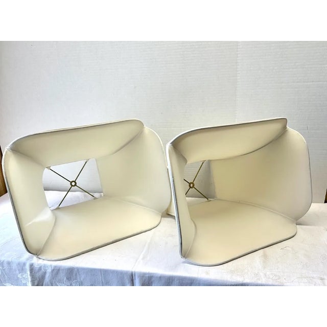 1960s Chinese Emperor & Empress Table Lamps With Shades - a Pair For Sale In Montgomery - Image 6 of 12