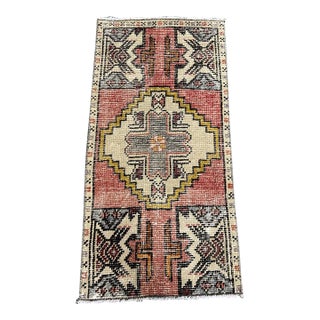 Turkish Yastik Rug 1'6" x 3' For Sale