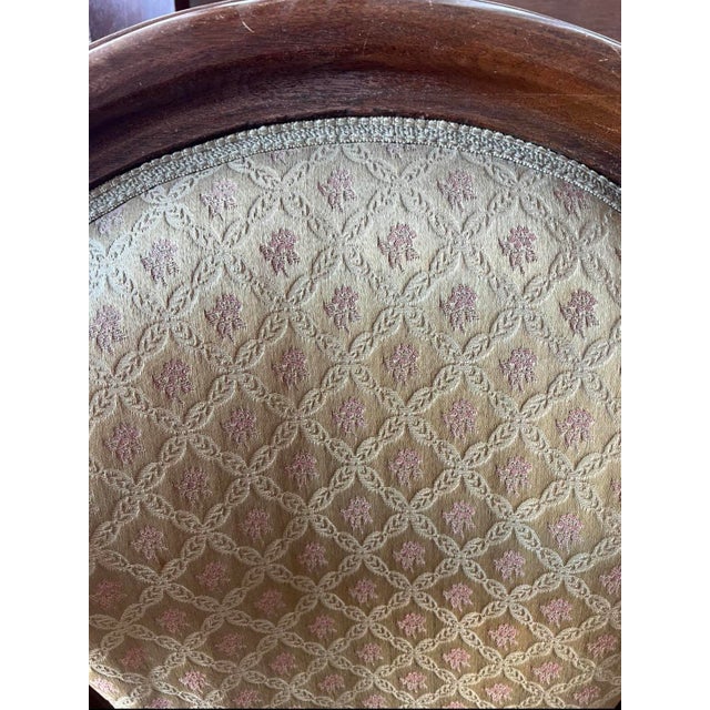 1900 - 1909 Victorian-Style Balloon-Back Parlor Armchair With Patterned Upholstery & Casters For Sale - Image 5 of 7