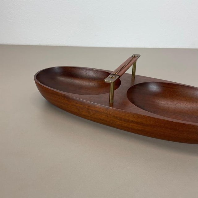 Large Teak Bowl with Brass and Leather Handle from Carl Auböck, Austria, 1950s For Sale - Image 3 of 18