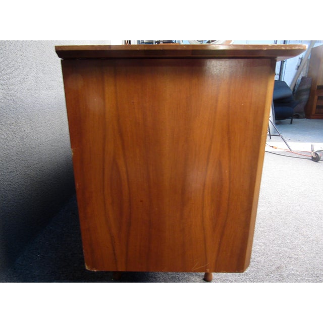 Brown 1970s Vintage Modern Walnut Credenza by Forward Furniture Unagusta For Sale - Image 8 of 12