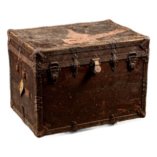 Early 20th Century Duluth Flat Top Trunk For Sale