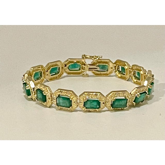 Gemstone 18 Carat Emerald Cut Emerald and Diamond Tennis Bracelet 14 Karat Yellow Gold For Sale - Image 7 of 18