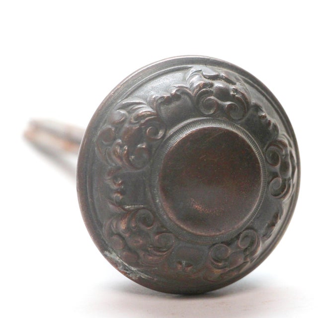 This five fold door knob was made by Yale & Towne in the 1920 catalog. It is part of the I-12000 Nubian group. One...