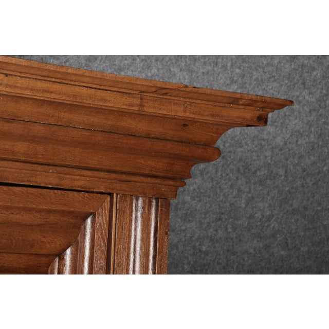 Antique Wave Cabinet in Oak, 1750 For Sale - Image 17 of 18