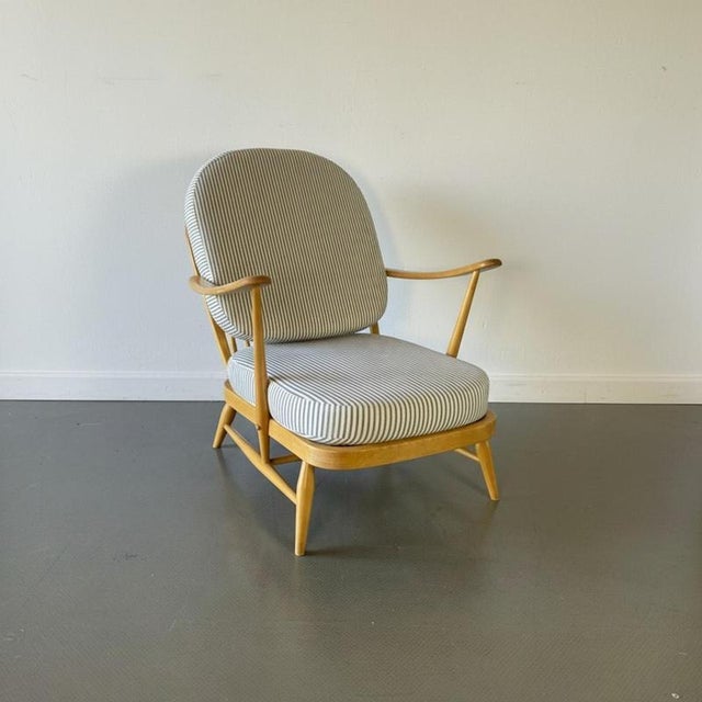 Vintage Windsor Armchair from Ercol For Sale - Image 11 of 11