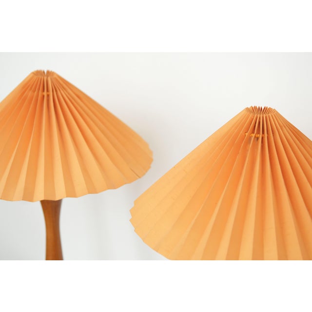 Vintage French Wood Baluster Table Lamps with Pleated Orange Shades, 1960s, Set of 2 For Sale - Image 10 of 13