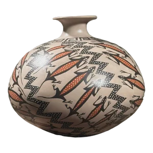 Vintage Mata Ortiz Polychrome Vase With Lizard Detail by Gerardo Mora Tena, Signed