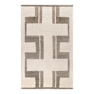 Kava Gray Ivory Rug - 5 X 8 For Sale