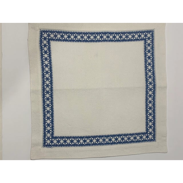 Blue Vintage White and Blue Tablecloth & Napkins Set- 6 Pieces For Sale - Image 8 of 11