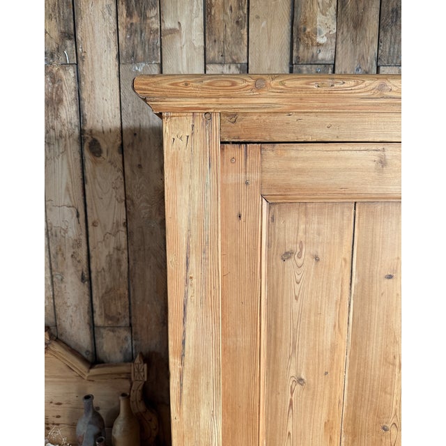 Light Yellow Antique Linen Cupboard in Pine For Sale - Image 8 of 15