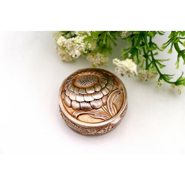 Silver Pill Box with Gilt Interior, in Good conditions. Designed 1980 to 1989