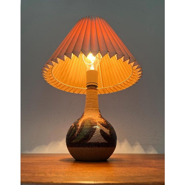 1960s Mid-Century Danish Studio Pottery Model 3068 Table Lamp from Søholm, 1960s For Sale - Image 5 of 18