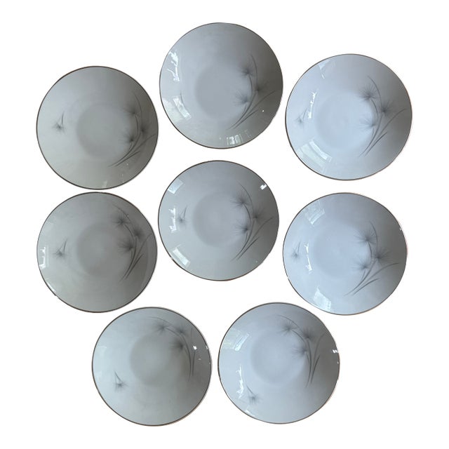 1950s Set of Eight (8) Hutschenreuther Caribe Soup Bowls 7.75 Inch White Blue Gray Platinum Rim Minimalist Porcelain For Sale