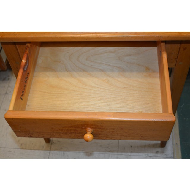 1970s Vintage Arts & Crafts Shaker Ethan Allen Pine Side Table W/ Drawer - Country Craftsman Collection For Sale - Image 6 of 18