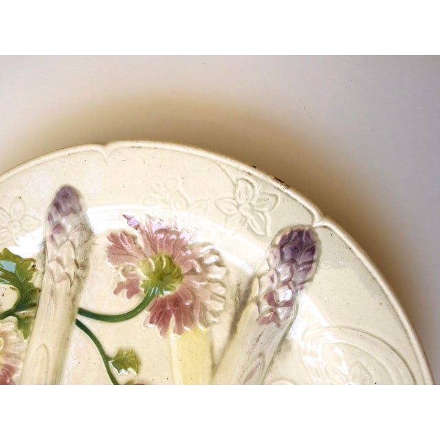 Art Nouveau Antique K&g St. Clément French Majolica Asparagus Plate — Art Nouveau For Sale - Image 3 of 4