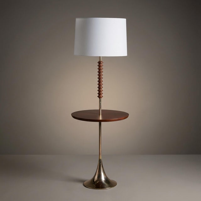Good lighting design is always a balance of form and function, and this circa 1960s floor lamp exemplifies that harmony...