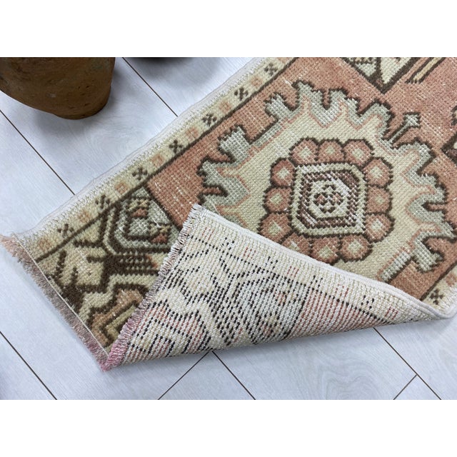 1950s Oushak Vintage Wool Rug For Sale - Image 5 of 6