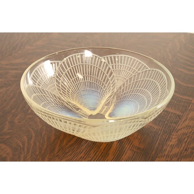 René Lalique "Coquilles" Art Deco Opalescent Glass Bowl, Circa 1920s For Sale In South Bend - Image 6 of 13