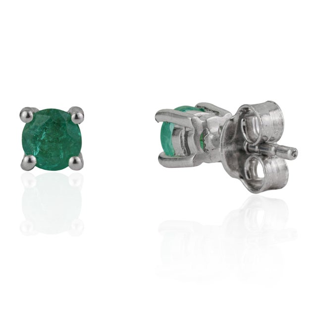 Contemporary Minimalist 0.52 CTW Round Emerald Solitaire Studs in 925 Sterling Silver 2 Pieces For Sale - Image 3 of 12