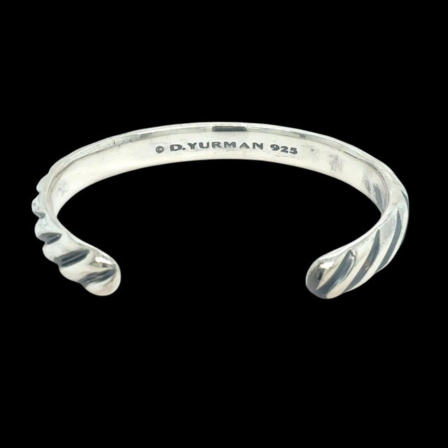 Metal 1990s David Yurman Chevron Cuff Bracelet Size M Sterling Silver Estate For Sale - Image 7 of 7