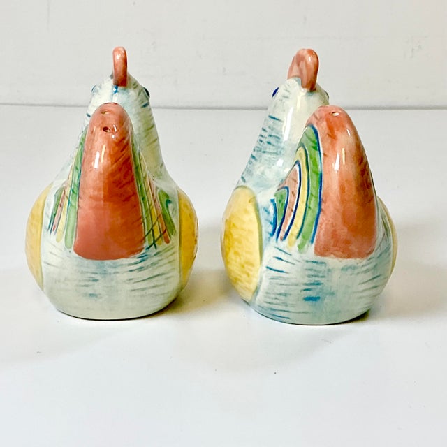 Farmhouse 1980s Vintage Boho Chic Farmhouse Studio Pottery Style Rooster Salt & Pepper Shakers - A Pair. For Sale - Image 3 of 8