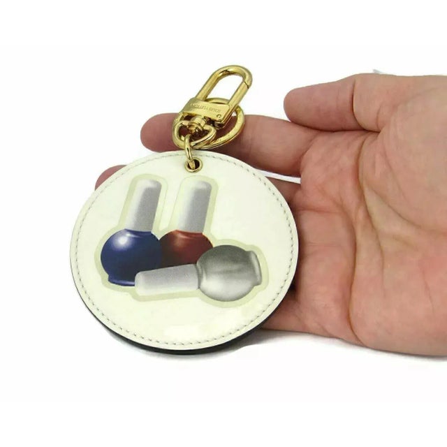 Louis Vuitton Louis Vuitton White Vernis Nail Polish Key Holder Bag Charm For Sale - Image 4 of 10