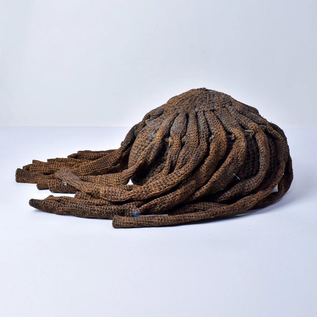 Early 20th Century Bamileke Wood and Raffia Hat Cameroon For Sale - Image 9 of 13