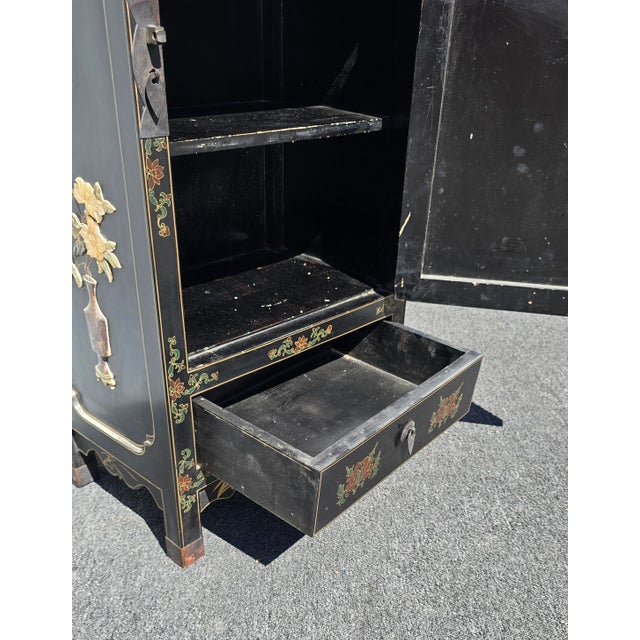 Vintage Chinese Asian Black Lacquer Chinoiserie Cabinet Storage Side Table #1of2 For Sale In Los Angeles - Image 6 of 18