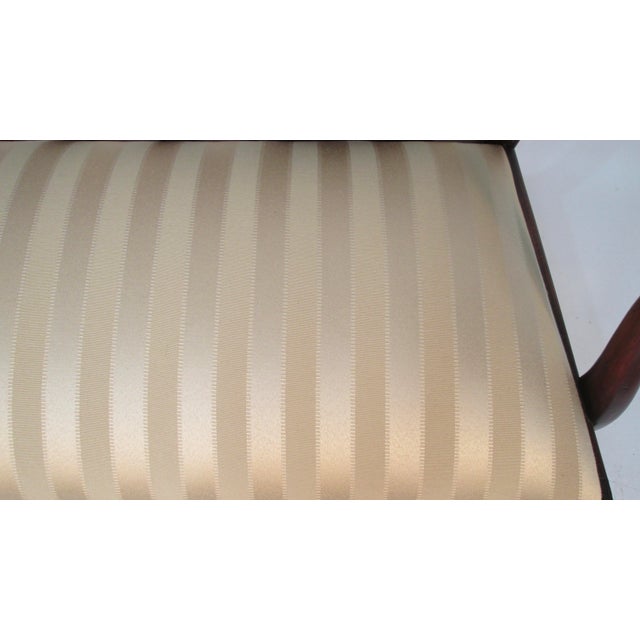 Traditional 1940s Carved Chippendale Settee For Sale - Image 3 of 10