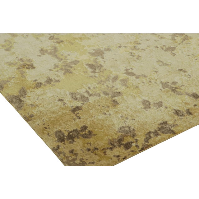 Rug & Kilim’s Contemporary Rug in Gold With Floral Patterns “Gold Brush” For Sale In New York - Image 6 of 7