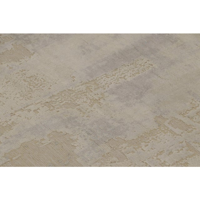 Contemporary Rug & Kilim’s Modern Abstract Rug, Cream White and Soft Gray With Subtle Pattern For Sale - Image 3 of 8
