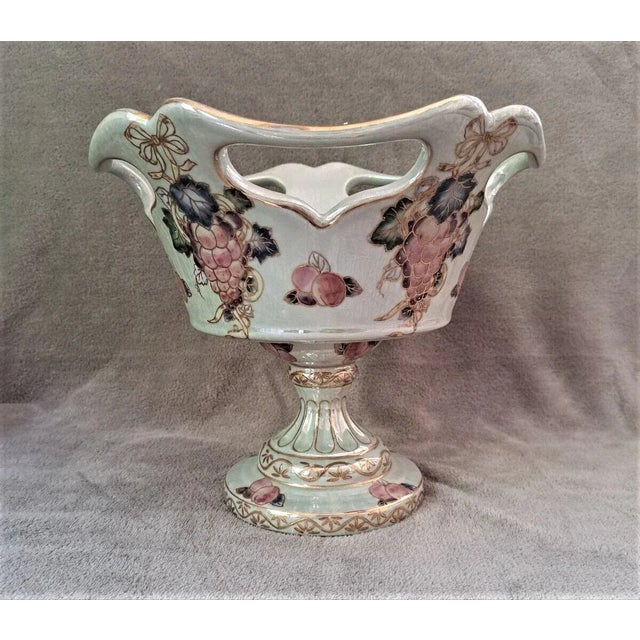 Vintage Chinese Porcelain Reticulated Floral Compote w/ Hand Grapes Decorations The following is an offering for a vintage...