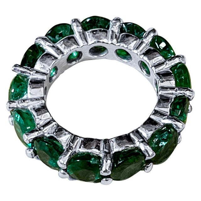 35 Pointer Each 4.5 Carat Emerald Anniversary Eternity Band / Ring in Platinum, Size 6 For Sale - Image 15 of 18