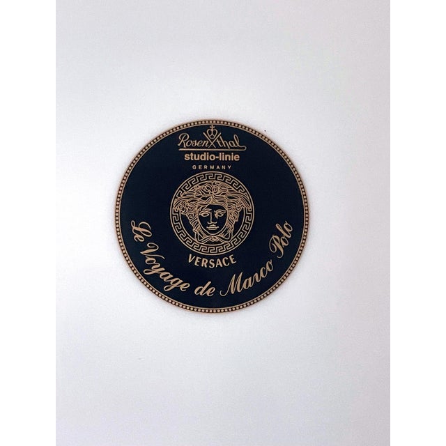 Neoclassical Pair of Serving Platters by Versace for Rosenthal For Sale - Image 3 of 12